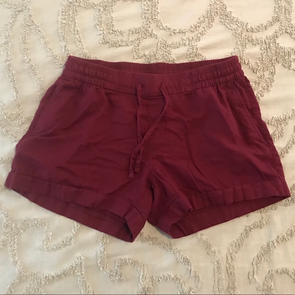 Old Navy Mid-Rise Linen Blend Shorts - Picture 1 of 3
